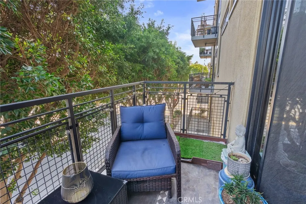 835 Locust Avenue 320, Long Beach, California 90813 home-pic-20